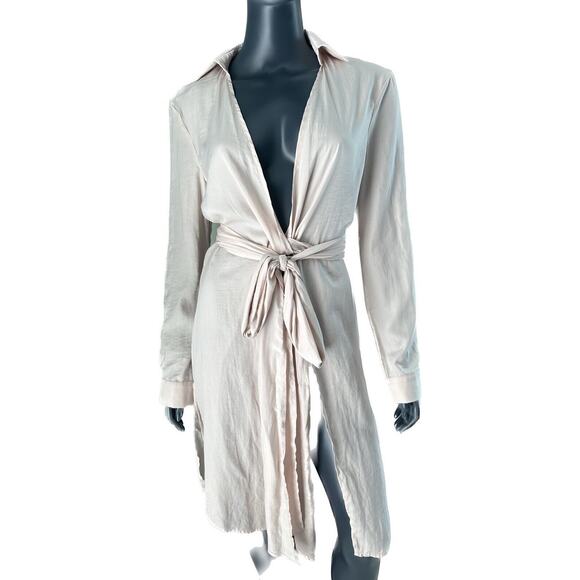 Missguided Long Line Tie Front Shirt Size 4 NWT Light Pink Silky - Picture 1 of 11
